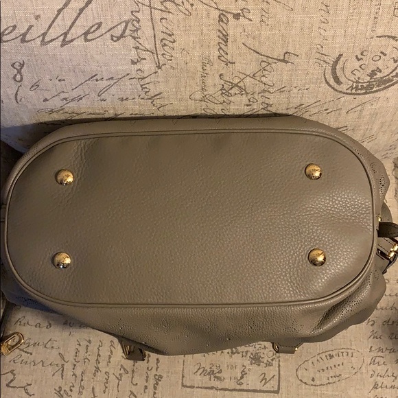 LOUIS VUITTON Mahina Bag - Picture 4 of 8